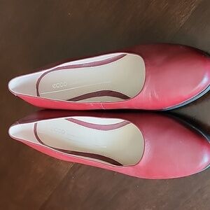 Ecco Women's Burgundy Leather Wedge Pumps Size 7- 7.5 (38)